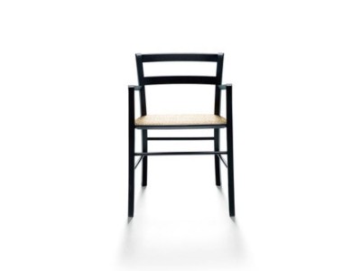 M16 - Chair With Armrests