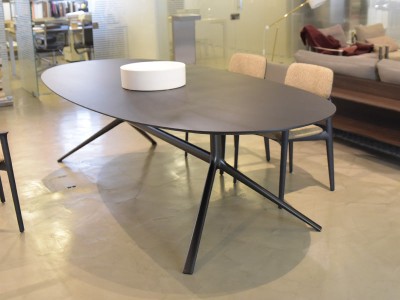 Mondrian Table - 161